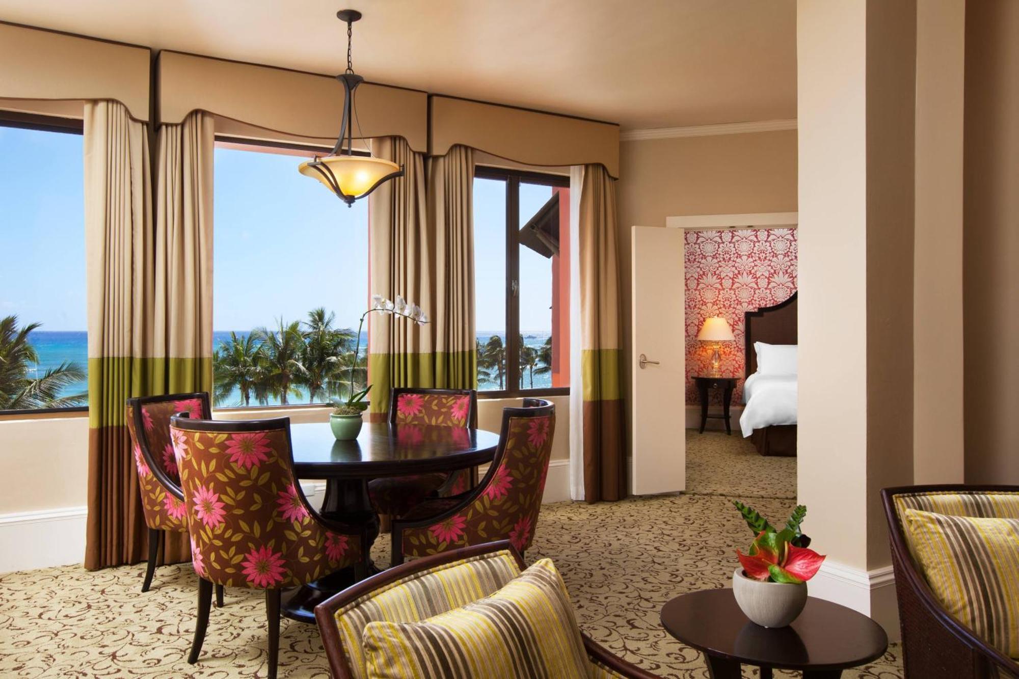 The Royal Hawaiian, A Luxury Collection Resort, Waikiki Honolulu Exterior photo